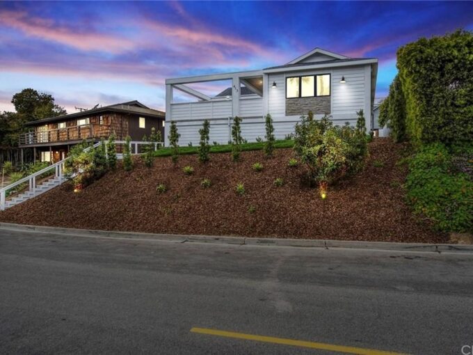 Home for Sale - 413 Catalina Drive, Newport Heights, Newport Beach, Orange County, California, 92663, United States
